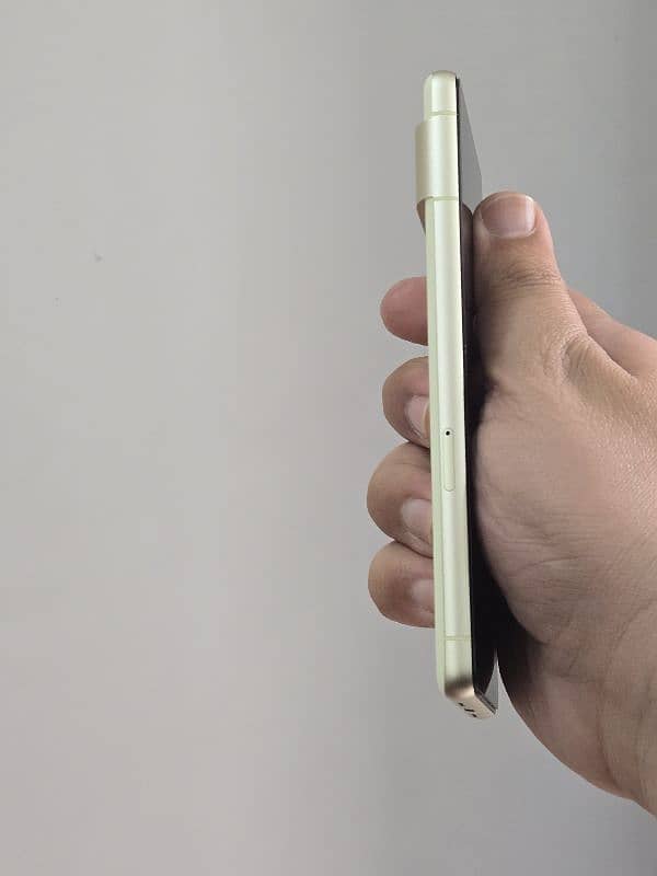 Google Pixel 7 4