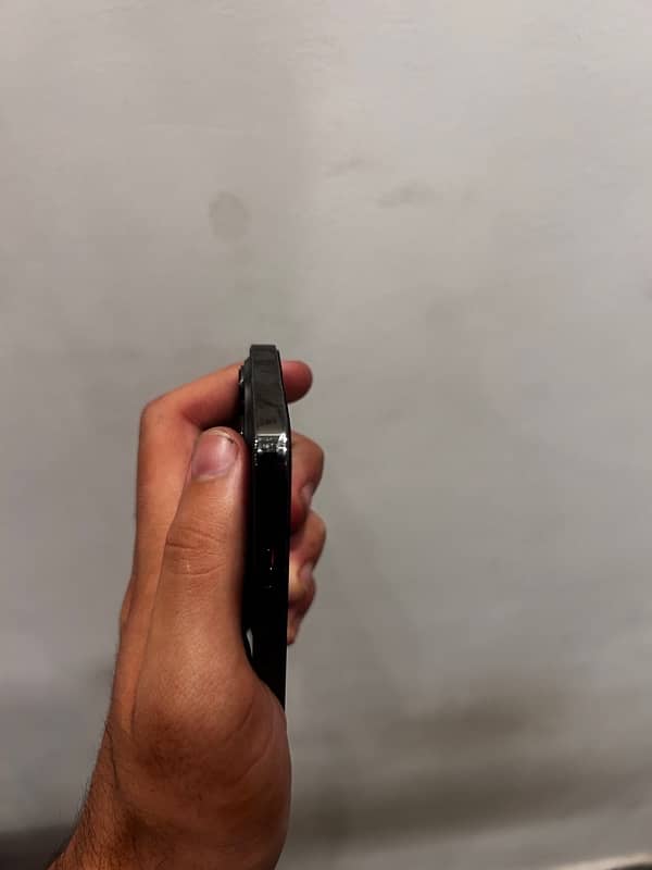 iPhone 13 Pro 4