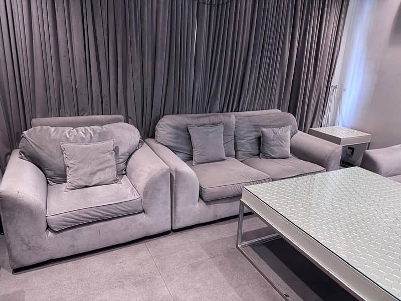 6 seater sofa set with high quality tables good condition 2