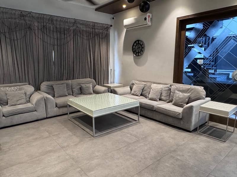 6 seater sofa set with high quality tables good condition 5