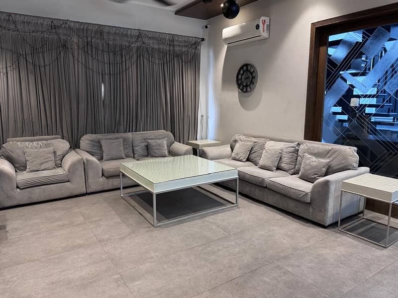 6 seater sofa set with high quality tables good condition 8