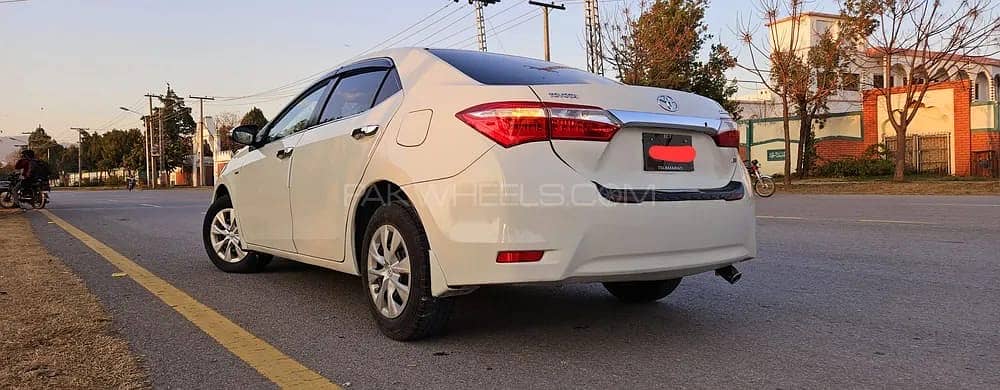 Toyota Corolla GLI 2015/ 2016 1