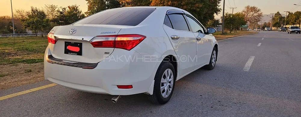 Toyota Corolla GLI 2015/ 2016 3