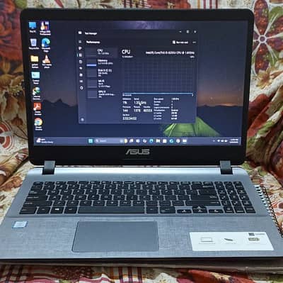 Laptop Asus i5 8 generation