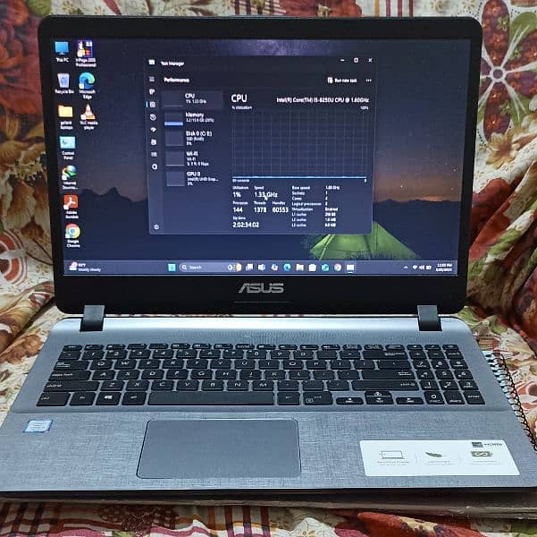 Laptop Asus i5 8 generation 0