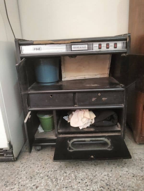Tv Trolley 4 wheeler 1