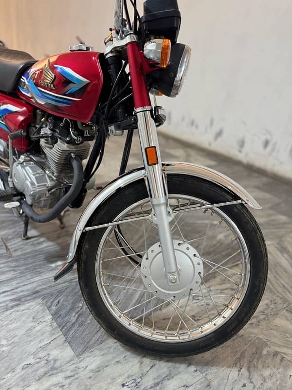 Honda CG 125  2024 Red colour available in Grw 6