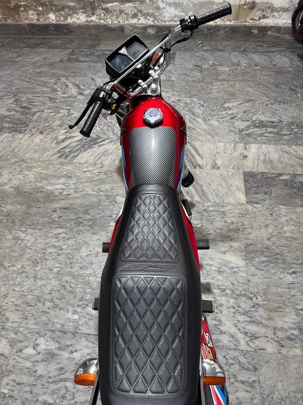 Honda CG 125  2024 Red colour available in Grw 11