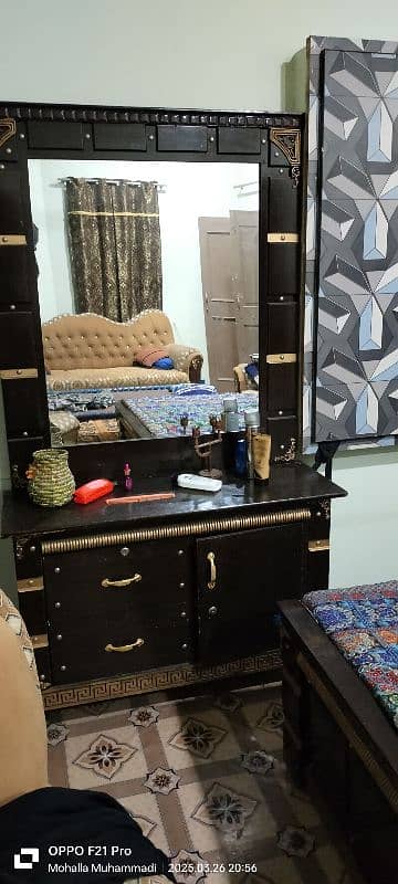double bed  show case dressing table 5
