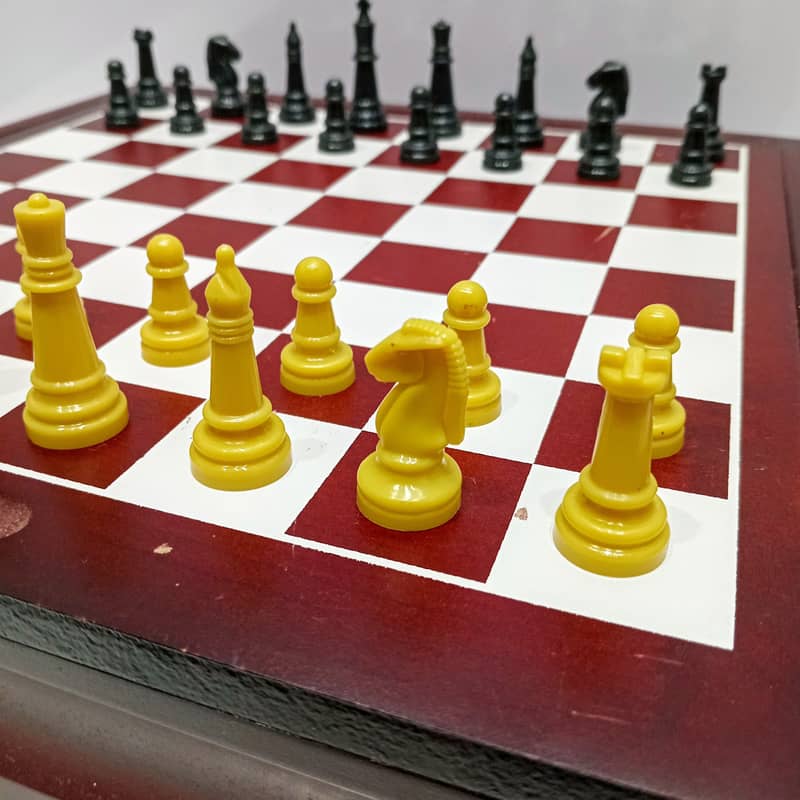 Vintage 1990s 11.5 inches Wooden Chess Set with Multi-Game Wood Case 6