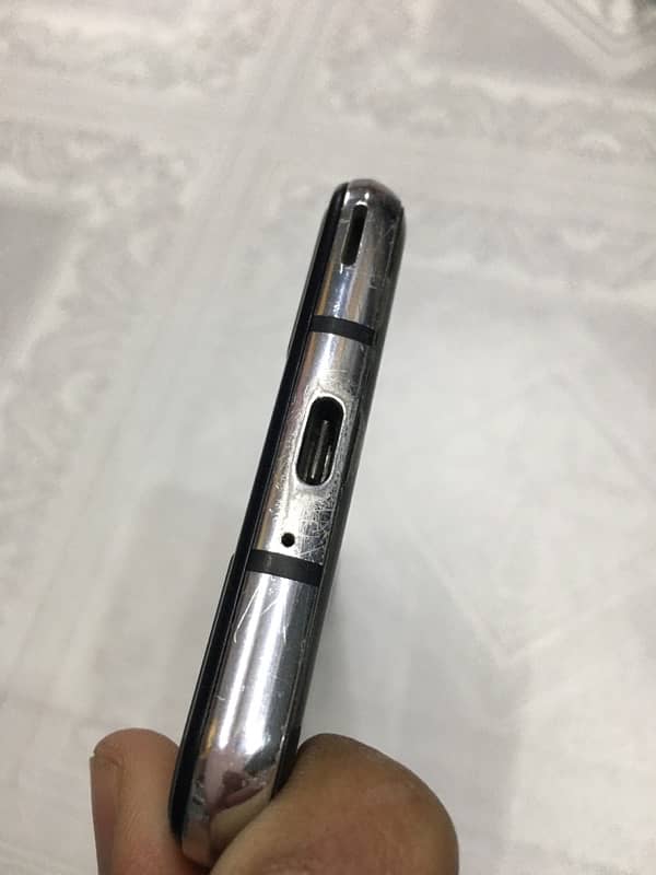 Sharp Aqous R2 4/64 4
