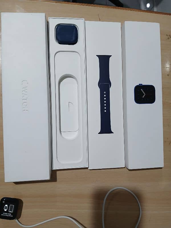 Apple watch series 6 40mm Blue/ Navy Spot Band 1