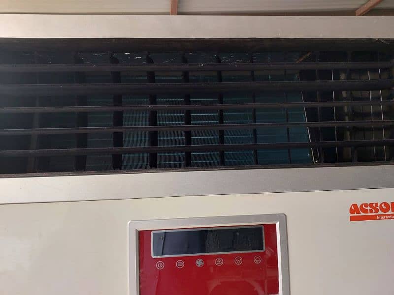 ACSON cabnit 7 ton look like brand new 2