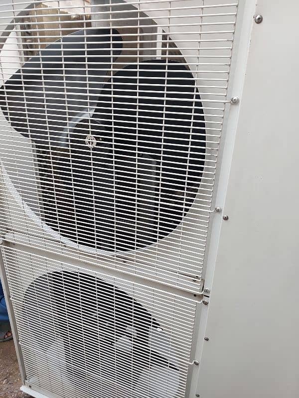ACSON cabnit 7 ton look like brand new 3
