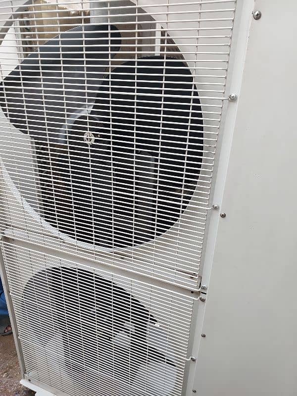 ACSON cabnit 7 ton look like brand new 4
