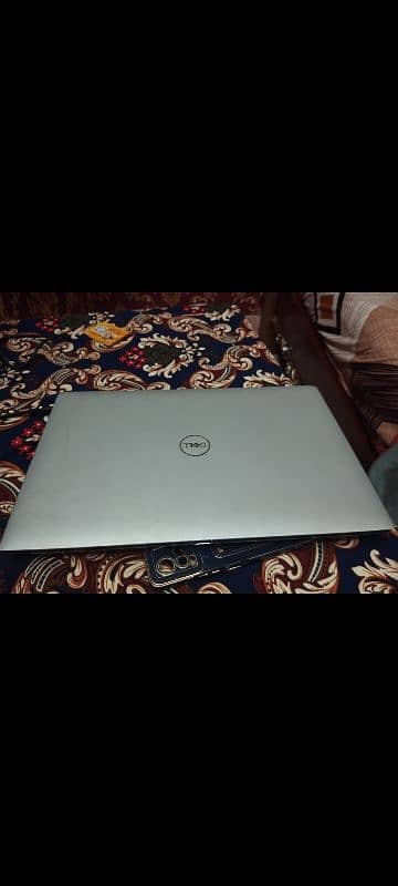 Dell XPS 15 9570 Core i5 8th Generation. 2