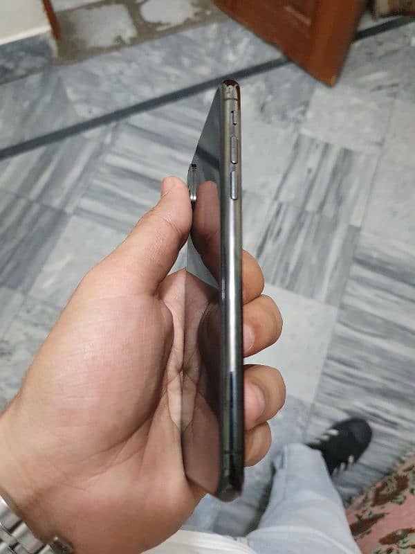 iPhone XS 64GB (iCloud Locked) - Original Parts, No Display 4