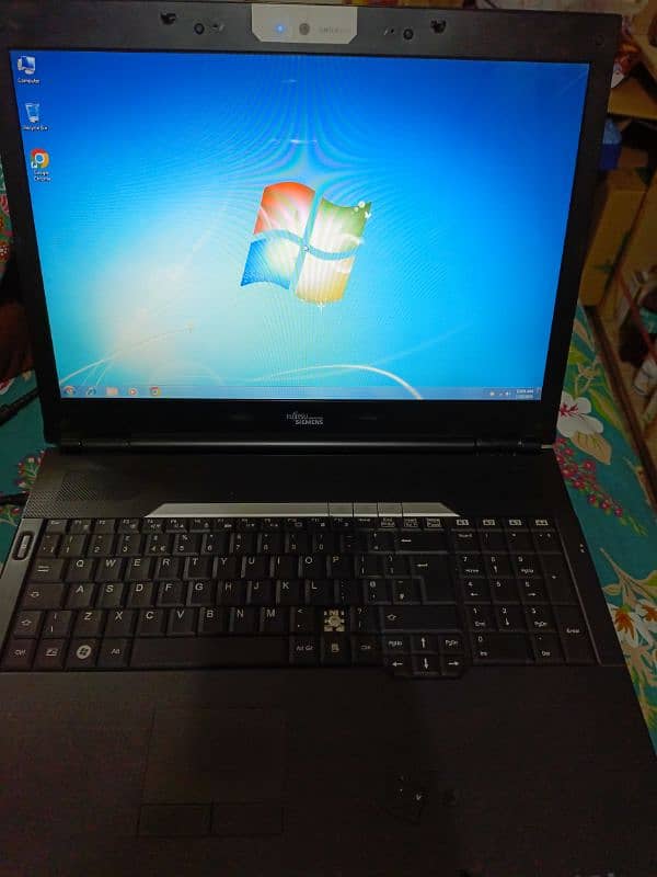 Big Laptop 17 Inch Screen  Amilo Pi 3625 3GB Ram 160 GB Hard Drive 0