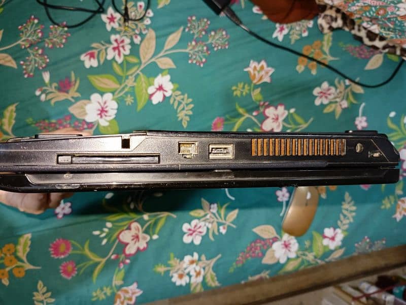 Big Laptop 17 Inch Screen  Amilo Pi 3625 3GB Ram 160 GB Hard Drive 4