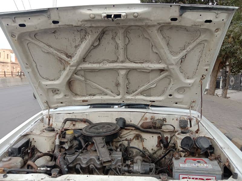 Nissan Sunny 1988 10