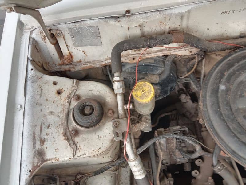 Nissan Sunny 1988 12