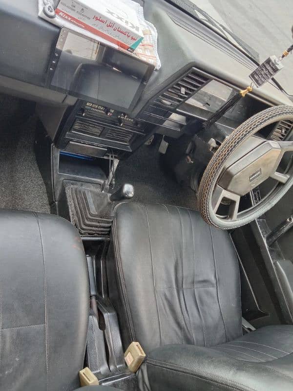 Nissan Sunny 1988 13