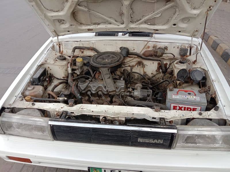 Nissan Sunny 1988 14