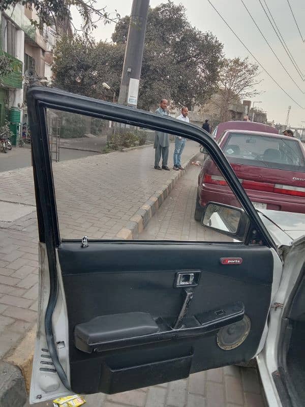 Nissan Sunny 1988 15
