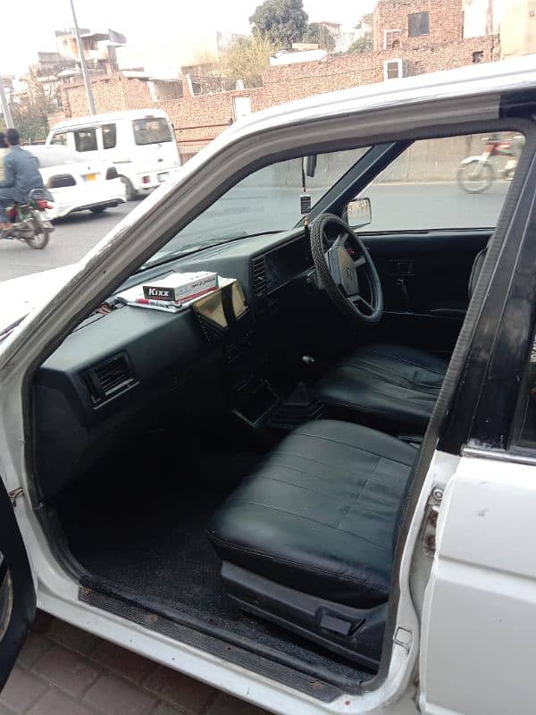 Nissan Sunny 1988 16