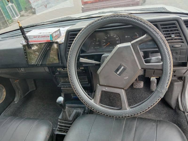 Nissan Sunny 1988 17