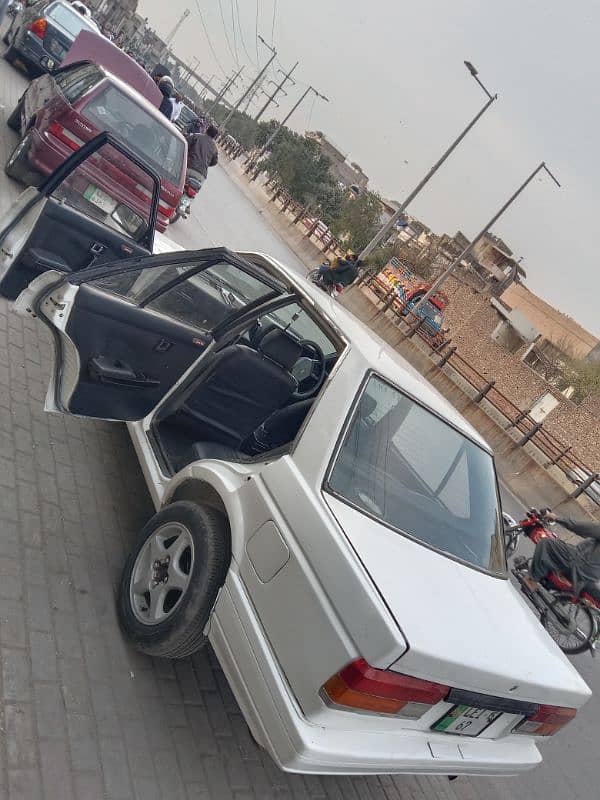Nissan Sunny 1988 18