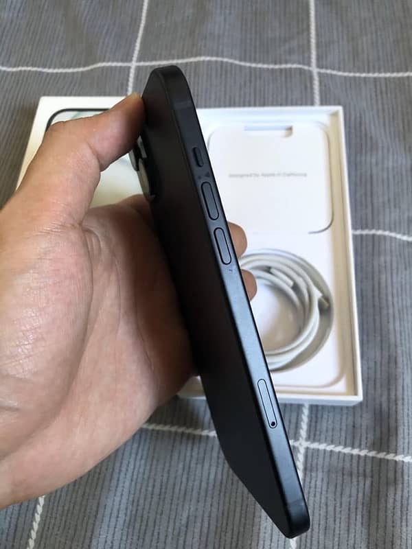 iPhone 15 128gb available 2