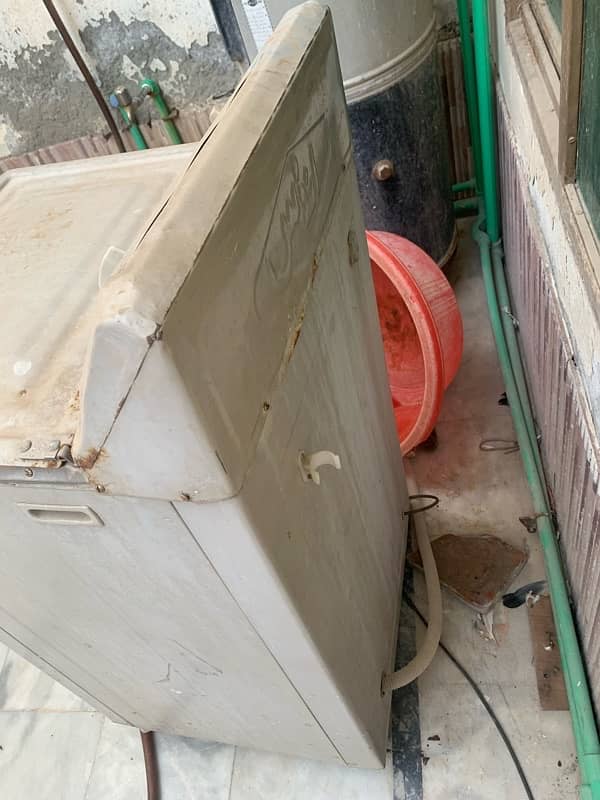 Indus washing machine is available for sale - Good condition 7