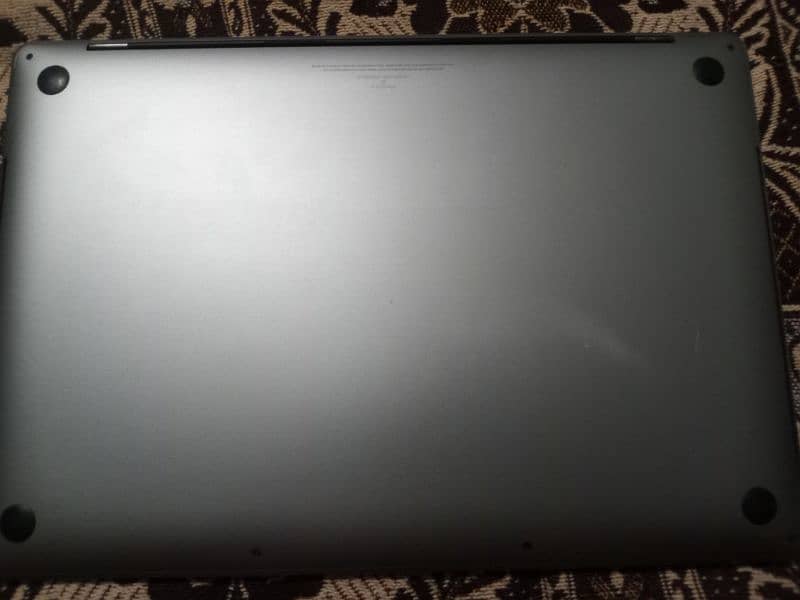 Macbook Pro 2018 6 Core 4gb Dedicated Graphic Card 1