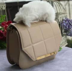 Luxury Fur Handle Handbag – Elegant & Stylish
                                title=