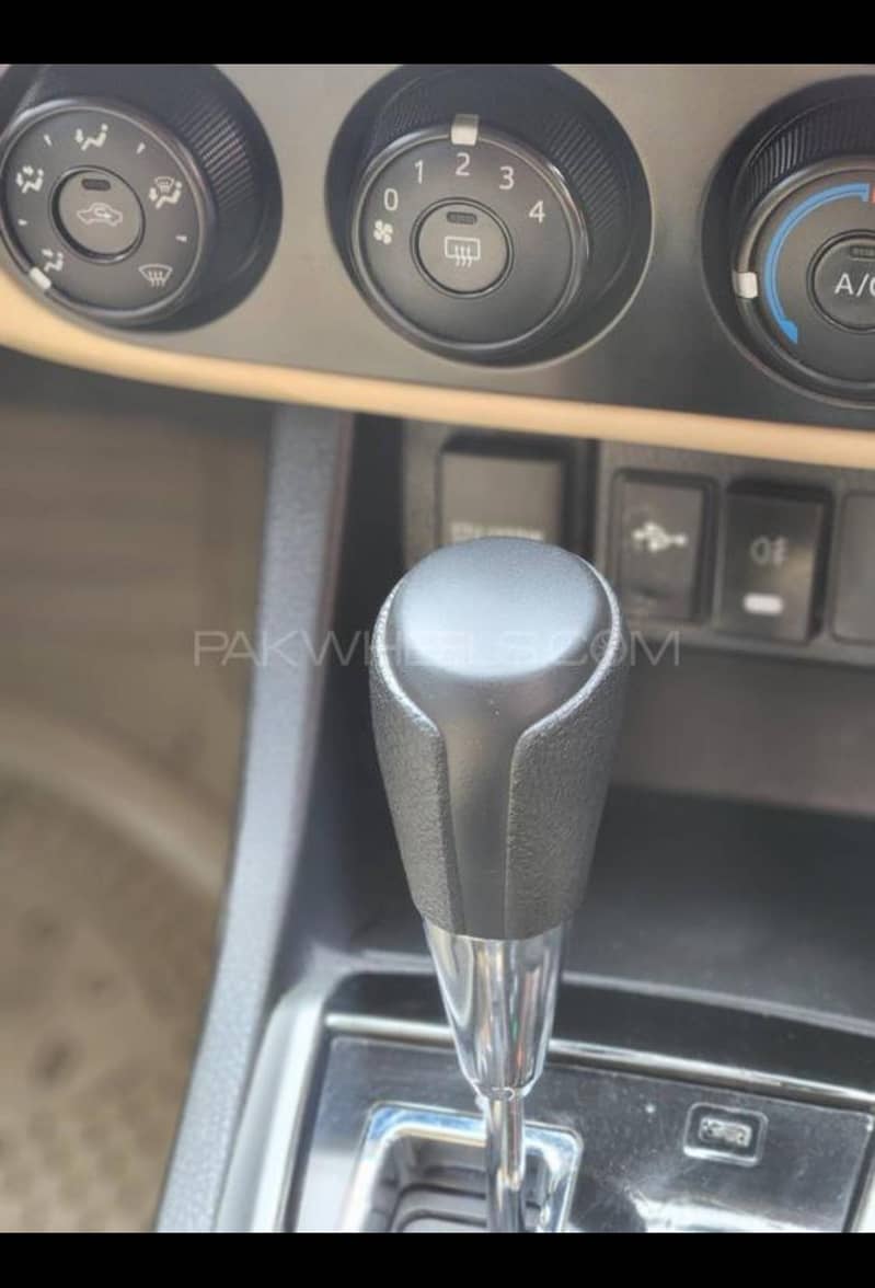Toyota Corolla Altis 2018/2019 6