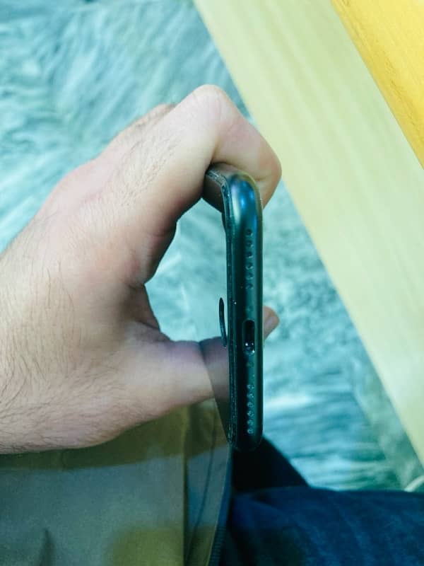 iPhone SE 2020 PTA Approved 4
