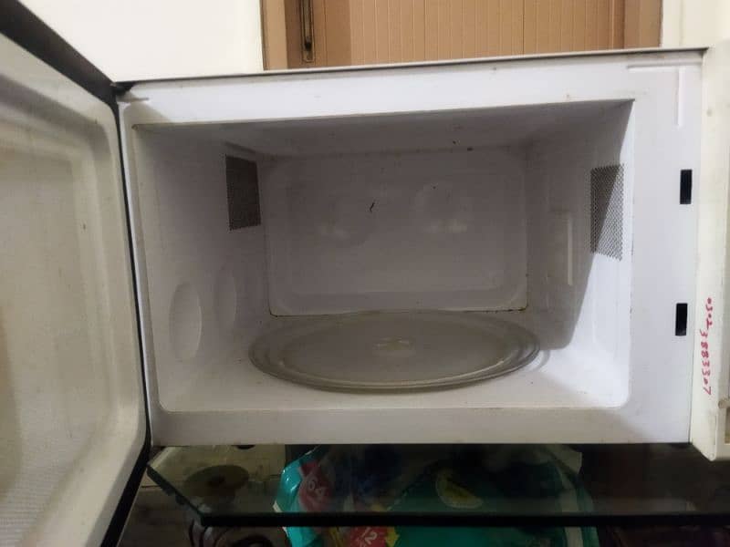 Dawlance large size MicroOven for urgent sale 1
