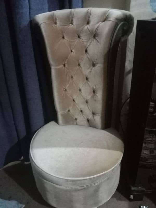 coffee chairs with table 0