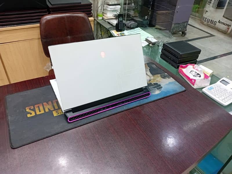 Alienware 17 RTX 3070 0