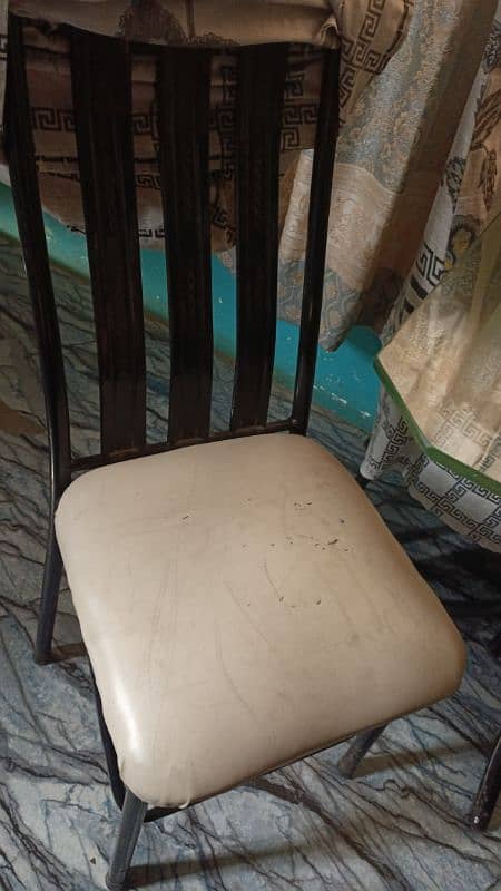 table & chairs 4 0