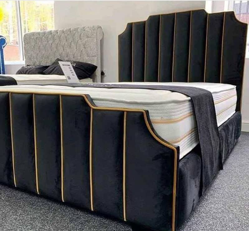Bed / bed set / king size bed / double bed / poshish bed / side tables 7
