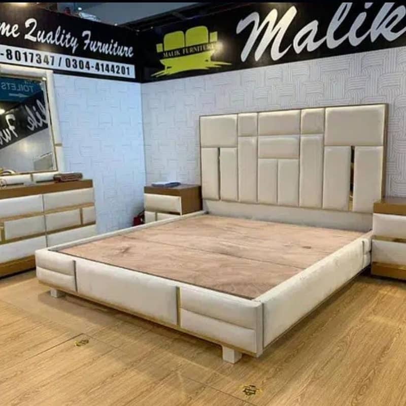 Bed / bed set / king size bed / double bed / poshish bed / side tables 18