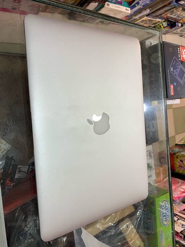 MacBook Air 13-inch, 2017 0