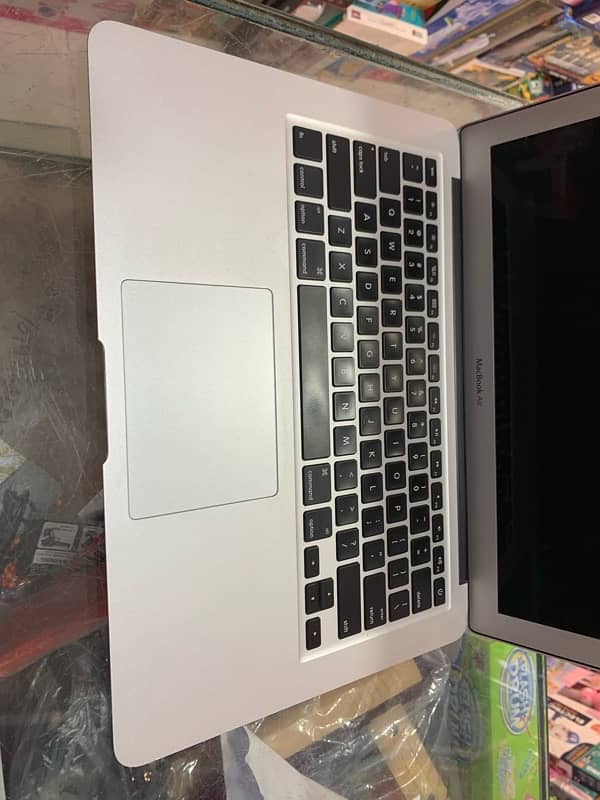 MacBook Air 13-inch, 2017 1