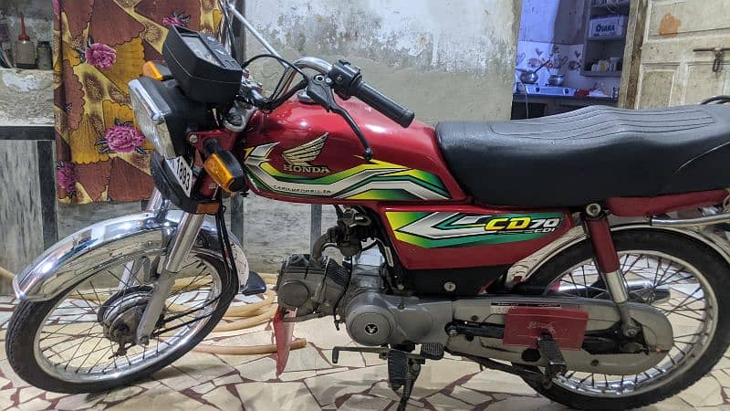 Honda CD 70 - 2023 model - red color 0