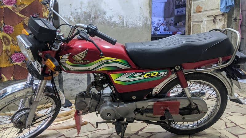 Honda CD 70 - 2023 model - red color 3