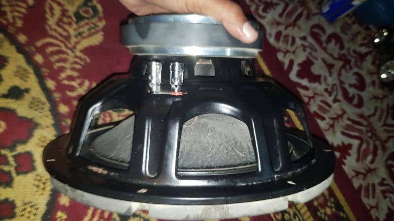 2 channel Japani Amp with 12 inch unrepaired woofer in good condition 3