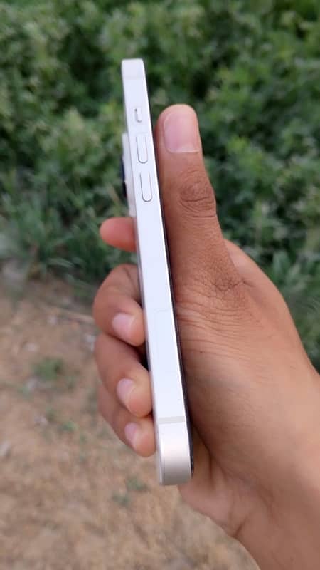 iPhone 14 jv 1