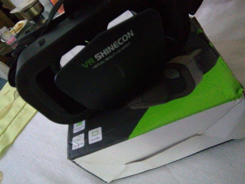 vr shinecon vr box in new condition 1